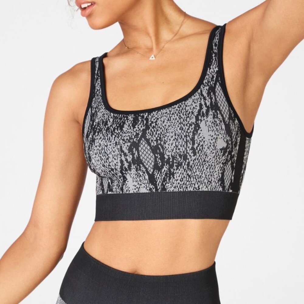 Fabletics Kamila Snakeskin Seamless Bra Size: M